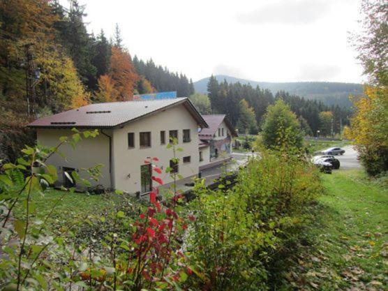 Hotel & Gasthaus Sterngrund Zella-Mehlis Εξωτερικό φωτογραφία