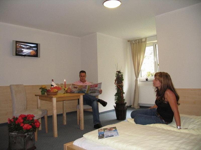 Hotel & Gasthaus Sterngrund Zella-Mehlis Εξωτερικό φωτογραφία